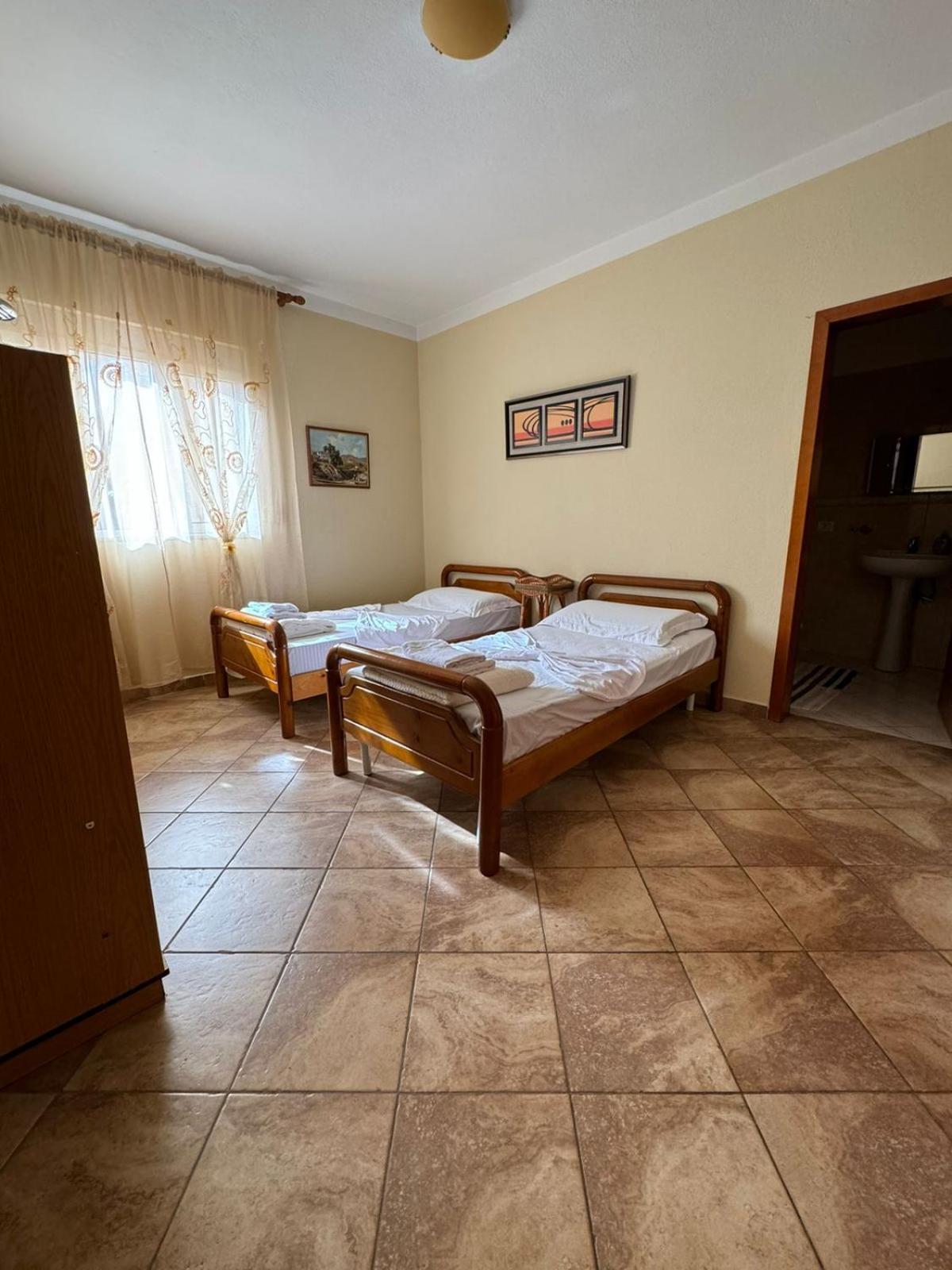 Sol Central Apartament Durrës Exteriör bild